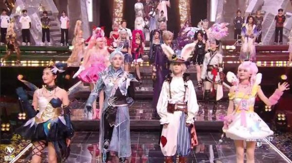 刺激之夜直播 ​ 华晨宇、宋茜、田曦薇、吴磊同框，也太养眼了！ 新娱