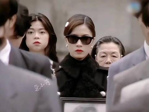 至今无人敢翻拍的疯批女主之王，一路堕落到地狱