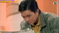20岁的周星驰就已经开始演小剧场了，确实很幽默了
