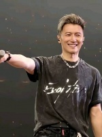 谢霆锋关爱王菲女儿却忽略自己儿子