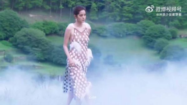 不是这个赵露思怎么在明星里也美得这么突出啊