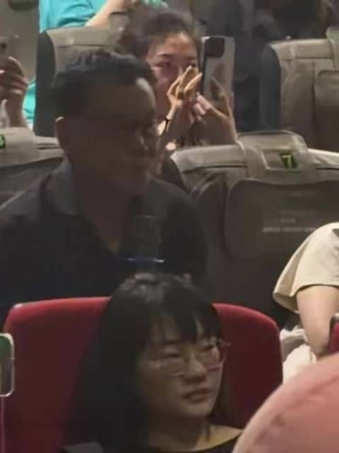 李国庆偶遇主创，自称张若昀忠实观众