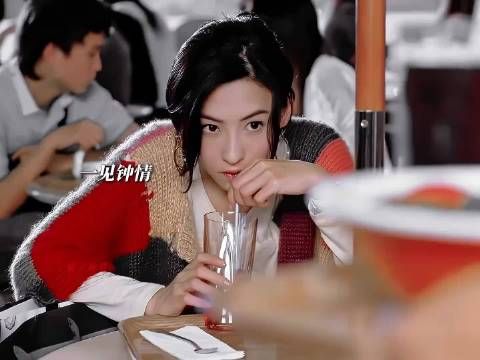 张柏芝穿婚纱太美了吧！所以说那个年代八卦比现在的要炸裂，电影也脑洞很大