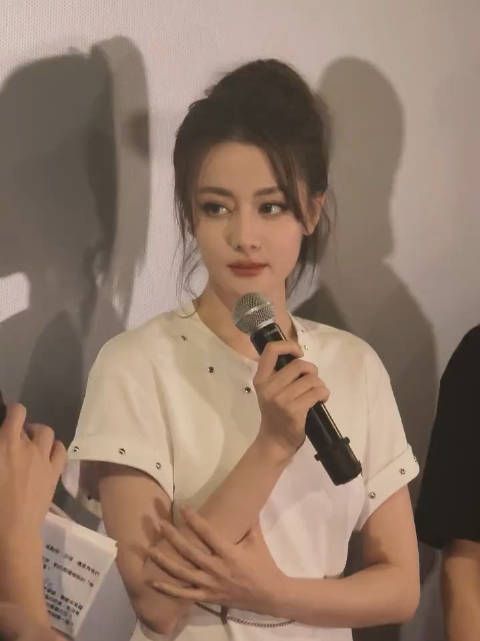 今日份高马尾钰珑 迪丽热巴 功夫女足香港路演