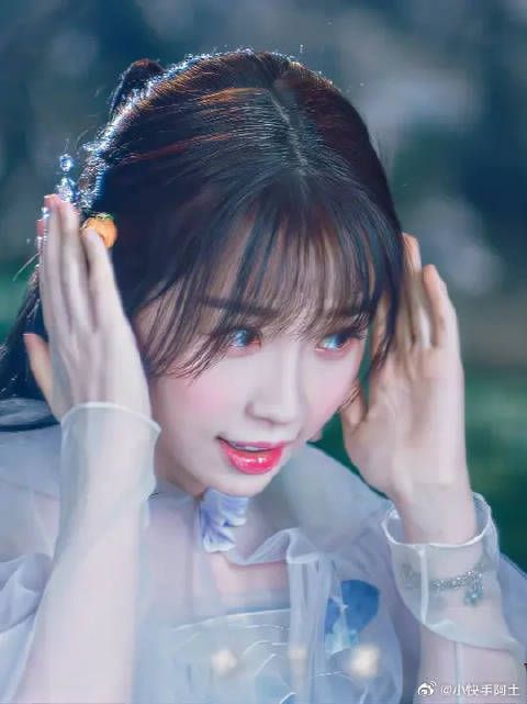 出场一定要温婉，妩媚又惊艳