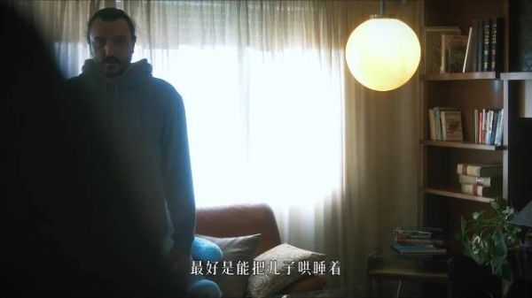 妻子购物时新手爸爸失手致婴儿撞玻璃桌，家庭破碎