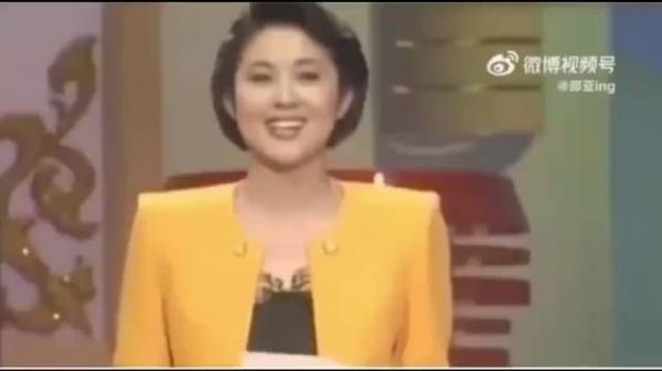 倪萍用4张白纸瞒过上亿观众，一句话挽救了刘德华的演艺生涯