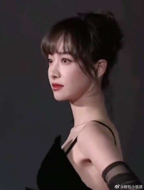来看宋茜红毯心动向，今晚三套造型都好美，端庄大气漂亮
