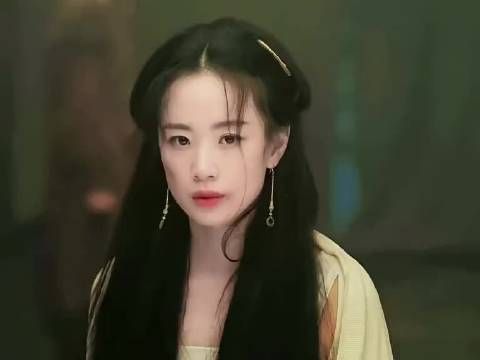 婉宁归来遭亲人子民嫌弃以致疯癫