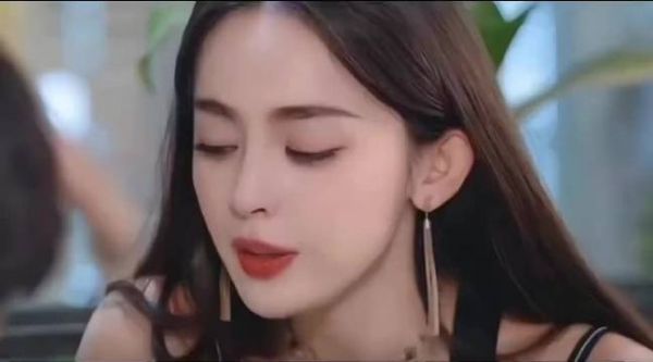 娜扎依然还是那个单纯的女孩子