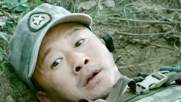 战狼，外籍雇佣兵潜入境内，想取走冷锋的性命！