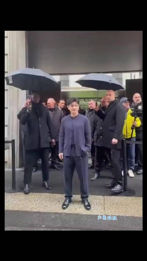 樊振东满足了我对男性所有的美好！不论长相，还是人品！