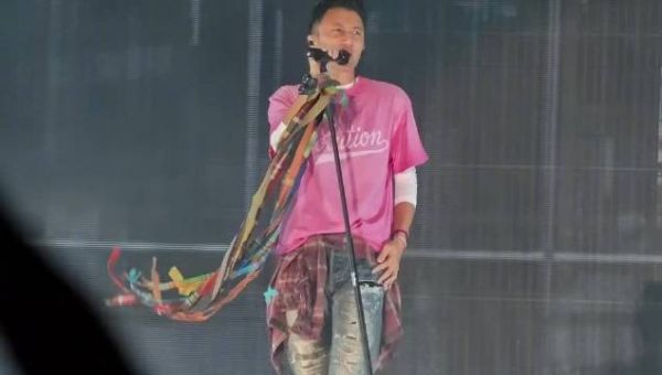 谢霆锋演唱会麦架自带伴舞，风助阵加成