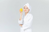 已婚女人疯狂想你，反而不会天天找你，而是会这么干