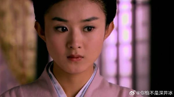师傅不给姑娘弄假官籍，姑娘拿出金钗，师傅立马给她弄