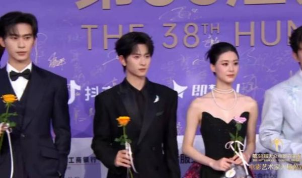 陈添祥红毯这两步好松弛，状态怎么这么好