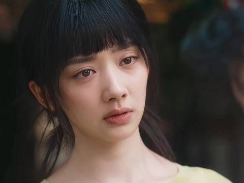小伟的父母眼神里对孙女的爱藏不住！