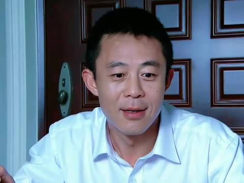 男人下班回来买菜做饭却被各种妻子嫌弃