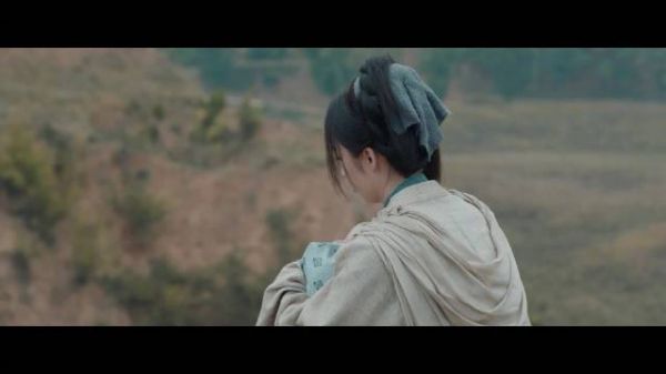 丁禹兮新剧吃地上饼渣，细节刻画流民生存底色