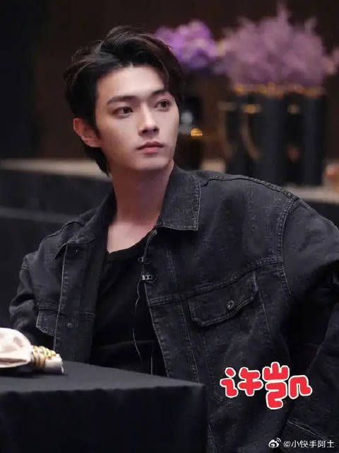 顾燕帧哄谢良辰…… 好温馨好可爱呀