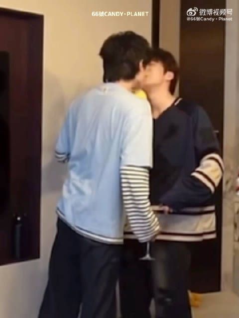 这可是亲到热搜第一的文轩cp 最喜欢哪个 好难选 都好美味… .