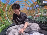 帅？这词儿太单薄！夏天热？不，是Summer too hot！