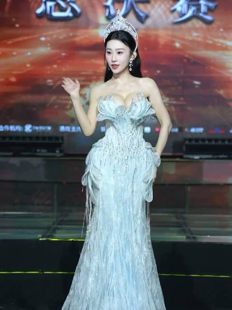 王艺凝，首届万国小姐全明星中国香港代表/选美冠军