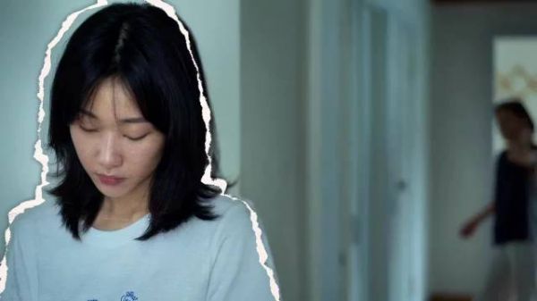 看到女儿带女友回家，这个母亲直接崩溃了！