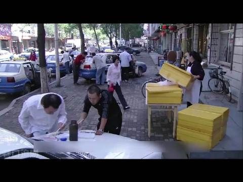 一份小小的盒饭，竟让一个惨遭丈夫抛弃的女人改变了命运！