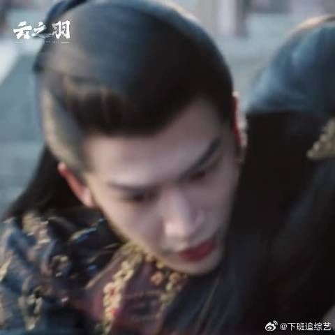 当拥抱你爱的人时，会越抱越紧