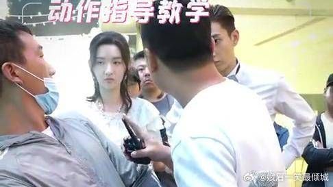 王玉雯王子奇泳池旋转吻戏花絮曝光