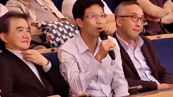 一曲《我的祖国》,唱出了全球中华儿女的赤诚之心, 龙应台尴尬了!