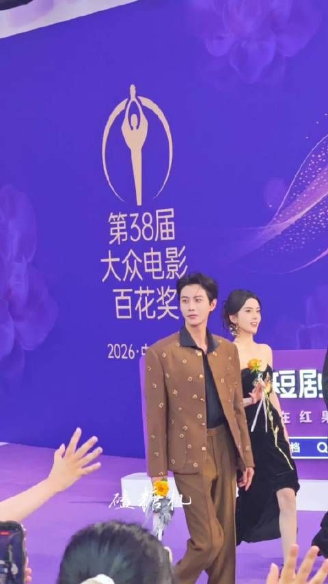 短剧演员百花齐放，私下互动真挚暖心