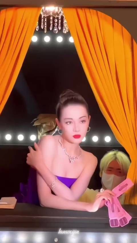 大光明果然是检验骨相美女的标准，热巴真的太完美了
