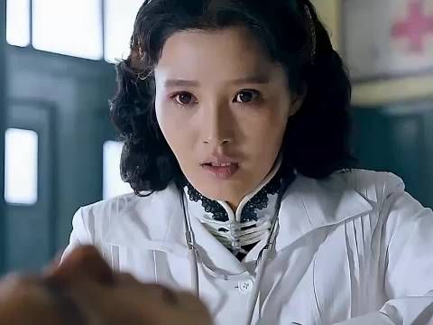 麻药一打露了馅！女医生试探出鬼子，队长一个电话救下领导