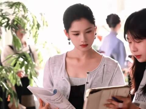 张婧仪解锁陈清雾，陶艺工坊动静切换清冷文艺