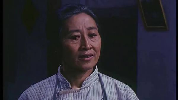 80年代的老电影，婆婆故意刁难刚进门的儿媳妇，结局真令人解气