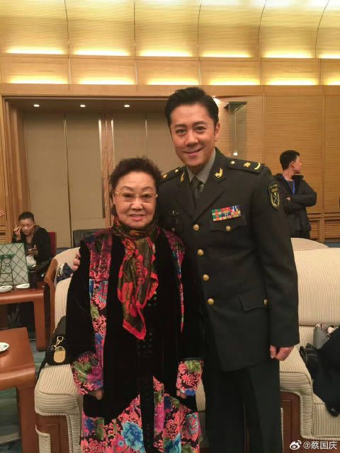 看哭了!蔡国庆发长文悼念郭兰英，自幼与郭老多次同台演出，两家关系密切