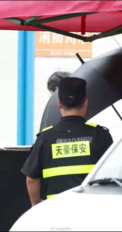 突然拥有大批做数据的粉丝，王传君依旧淡然从容，用最真诚的态度回馈所有人