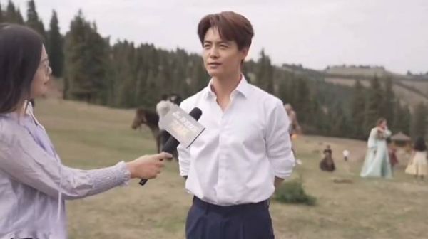 马天宇参加了姜潮麦迪娜婚礼!身穿白衬衫的小马哥真的好帅啊