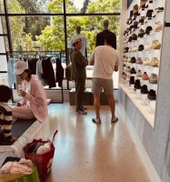 郑恺苗苗加拿大买家具，知情人透露还买了车，被猜要在西温定居