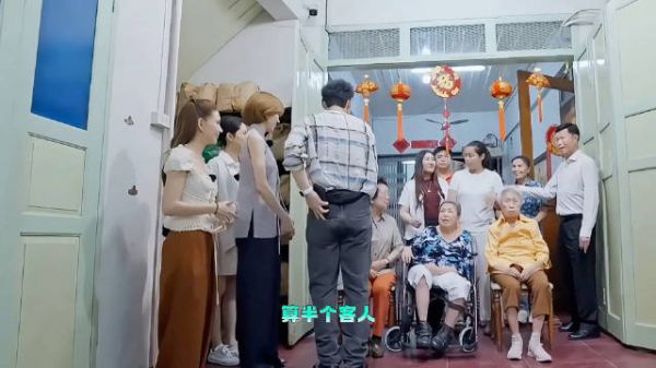 女明星对自己太严苛了，海清给张雅琪上了一课！