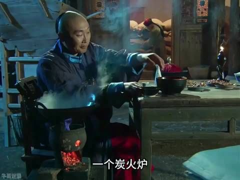 对于那个时候的人来说，能在大灾之年吃上一口咸菜豆腐，已是十分满足了