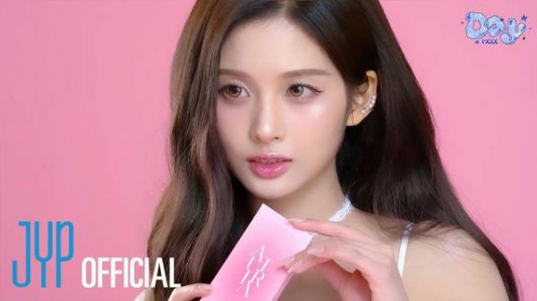 260813 雪允 - ATURIA广告幕后