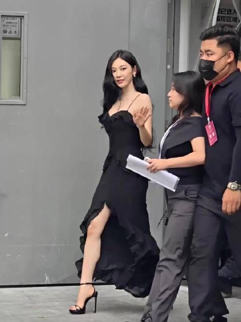 宁艺卓 这则下班也好灵