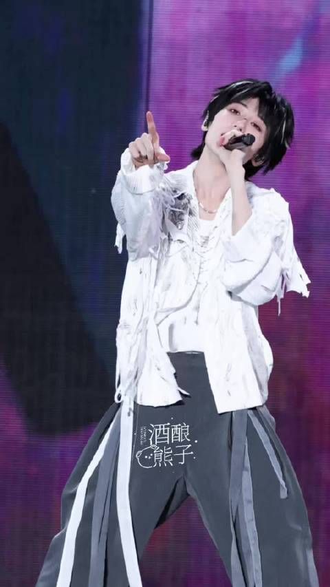 第13秒这个仰头太有感觉了， 杨博文《调查中》直拍