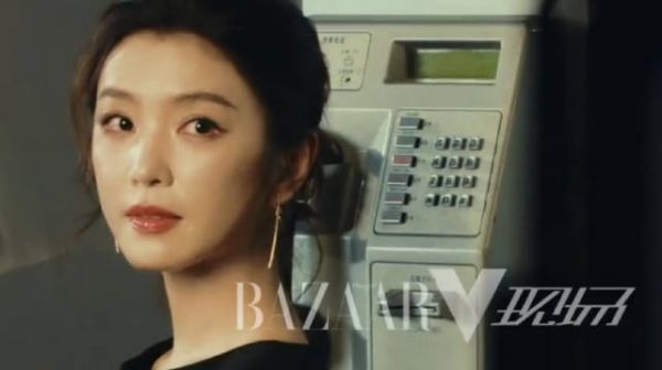 李云霄回眸一瞬