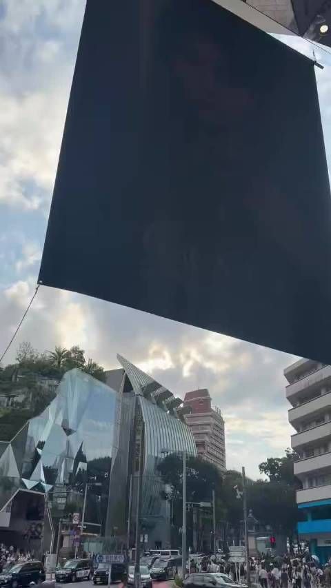 田柾国亮相东急PLAZA表参道，GRAFF珠宝熠熠生辉