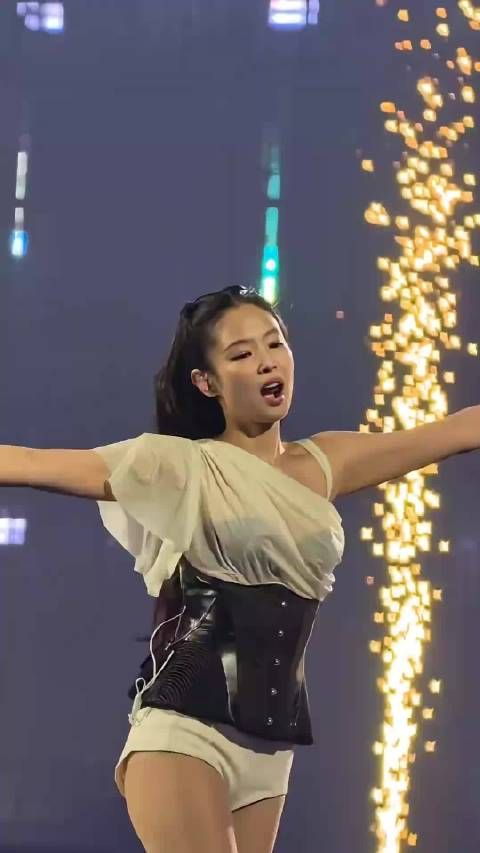 Jennie这腰臀比，是真实存在的吗？