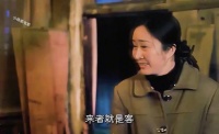 老板多煮两碗面，妈妈全留给孩子，母爱溢出屏幕